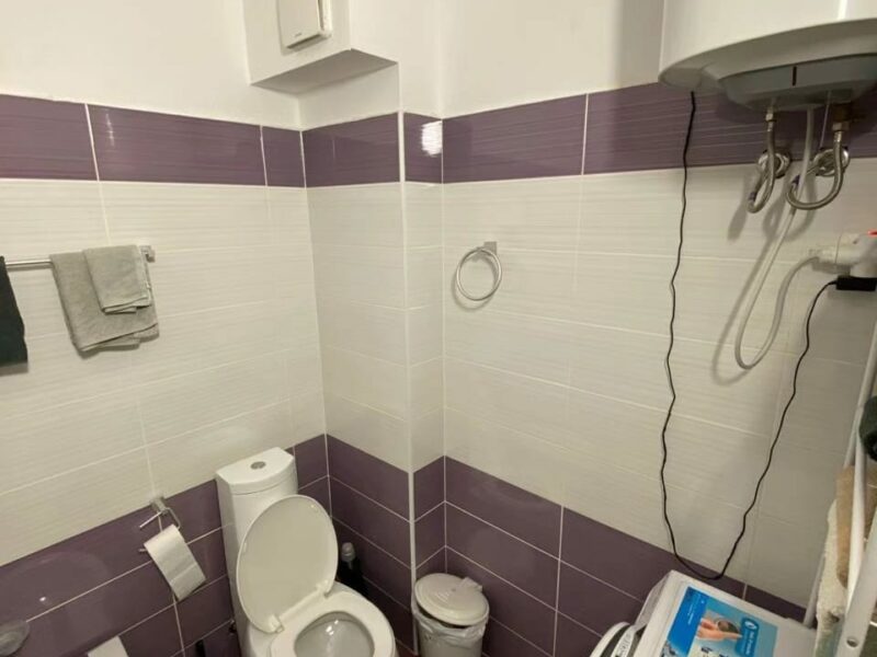 Apartament per shitje te Shkëmbi Kavajës buze plazhit