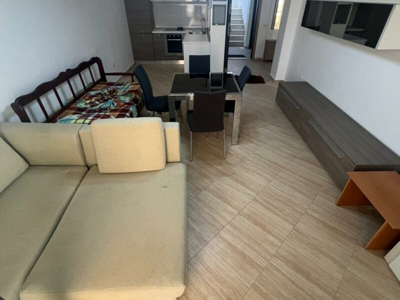 Vendesi Appartamento a Plazh Durres preso la fermata del pulman Xixa 88000 €