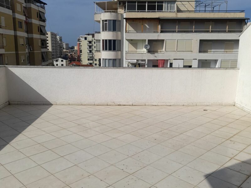 Jepet me qera Apartament ne Durres