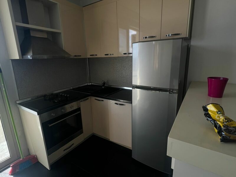 Jepet me qera apartament ne Durres, prane postes Plazh