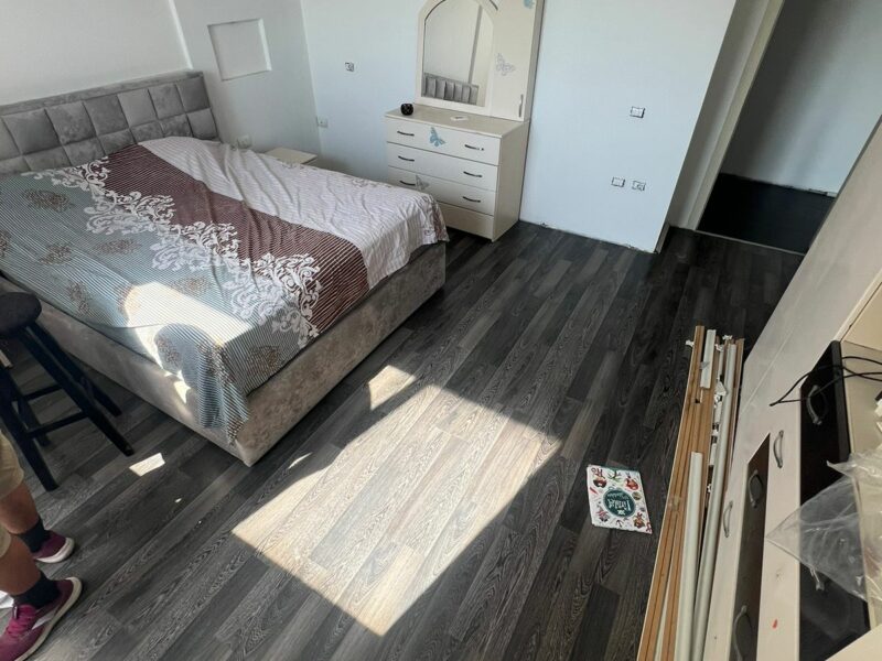 Jepet me qera apartament ne Durres, prane postes Plazh