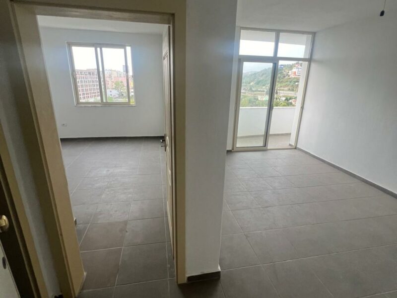 Vendesi appartamento di 95 m² a Golem al prezzo di 97.000 €.