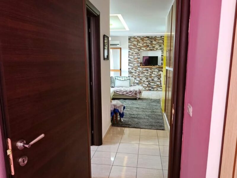 Shitet Apartament te Shkembi Kavajes - Plazhi i Golemit ne Durres